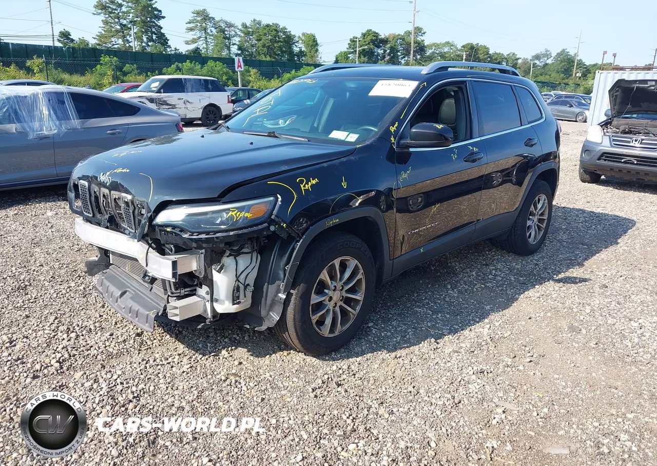2019 Jeep Cherokee Latitude Plus 4X4 VIN:1C4PJMLN7KD213727 - 2
