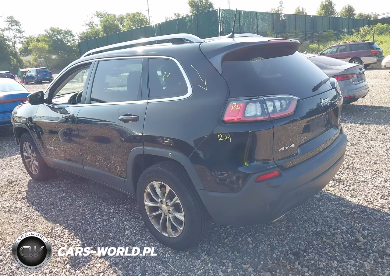 2019 Jeep Cherokee Latitude Plus 4X4 VIN:1C4PJMLN7KD213727 - 3