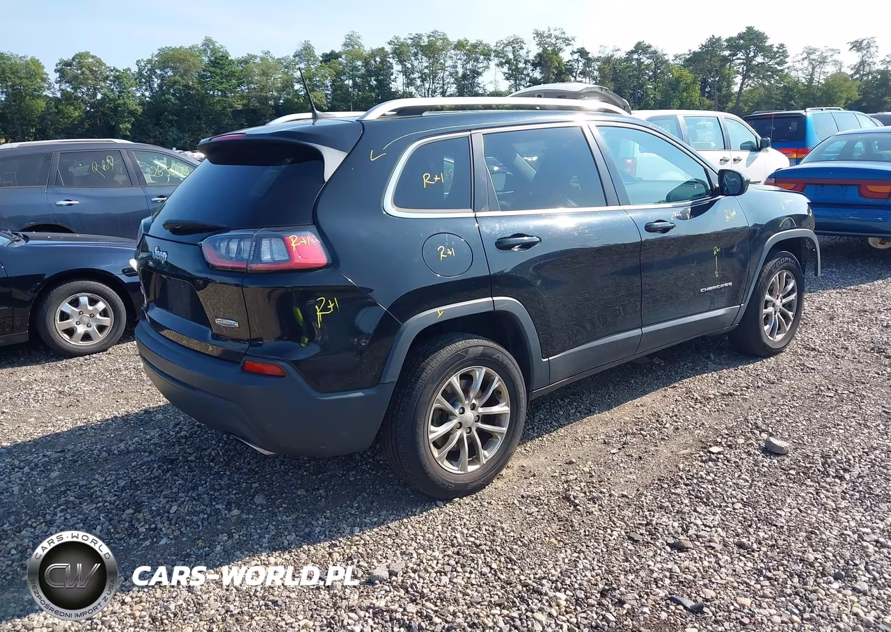 2019 Jeep Cherokee Latitude Plus 4X4 VIN:1C4PJMLN7KD213727 - 4