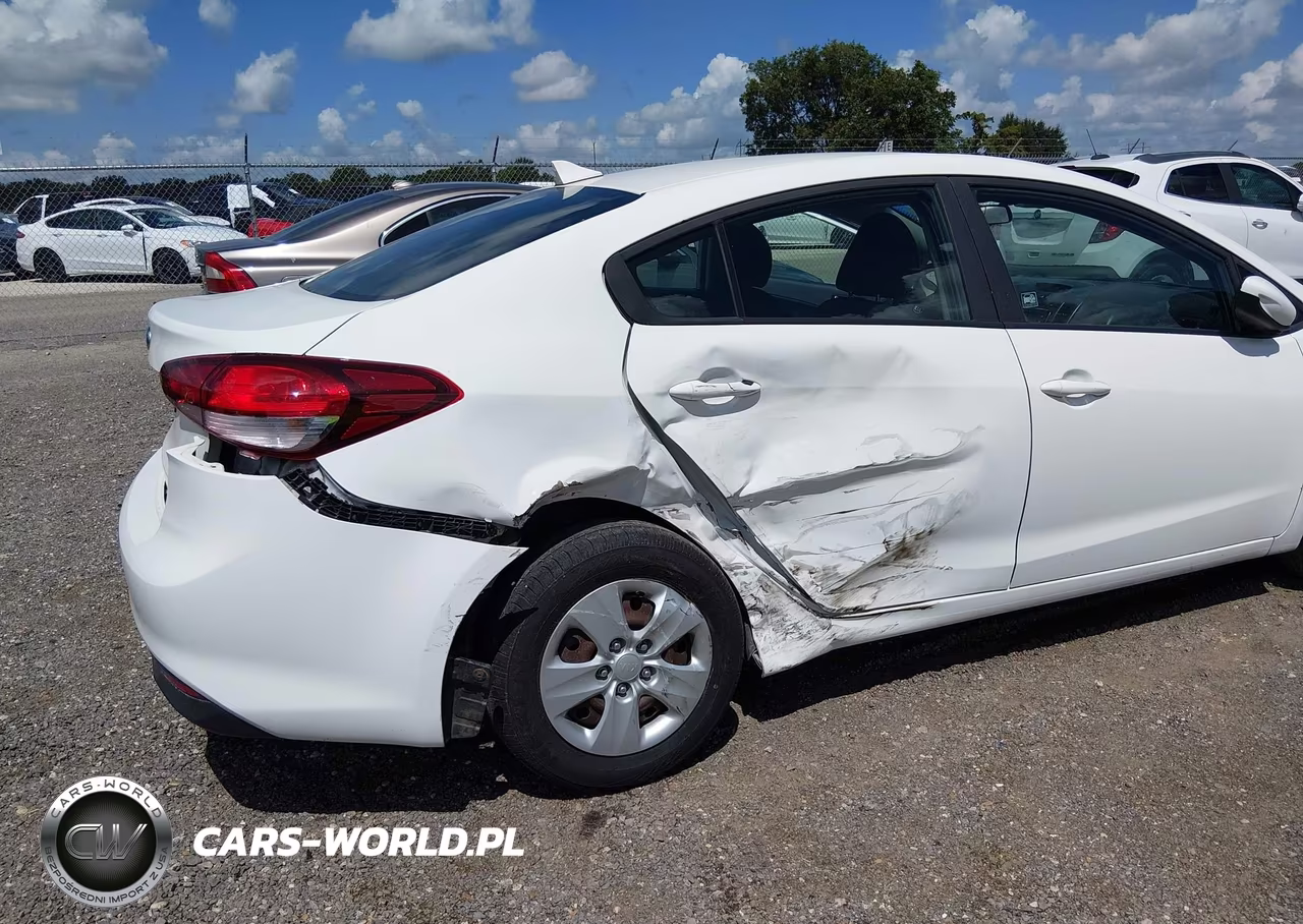 2018 Kia Forte Lx VIN:3KPFK4A79JE276404 - 6