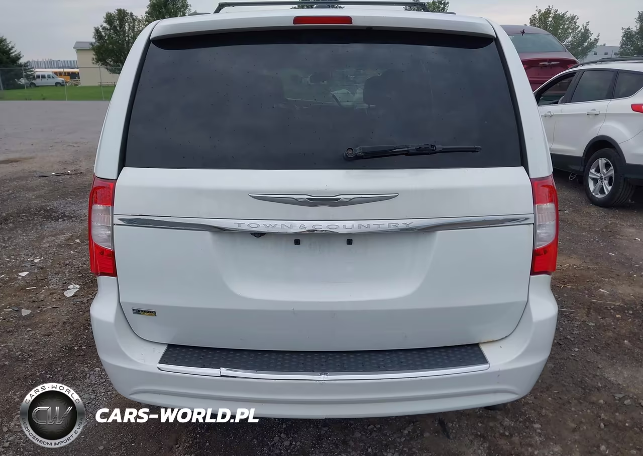 2015 Chrysler Town & Country Touring VIN:2C4RC1BG7FR619756 - 16