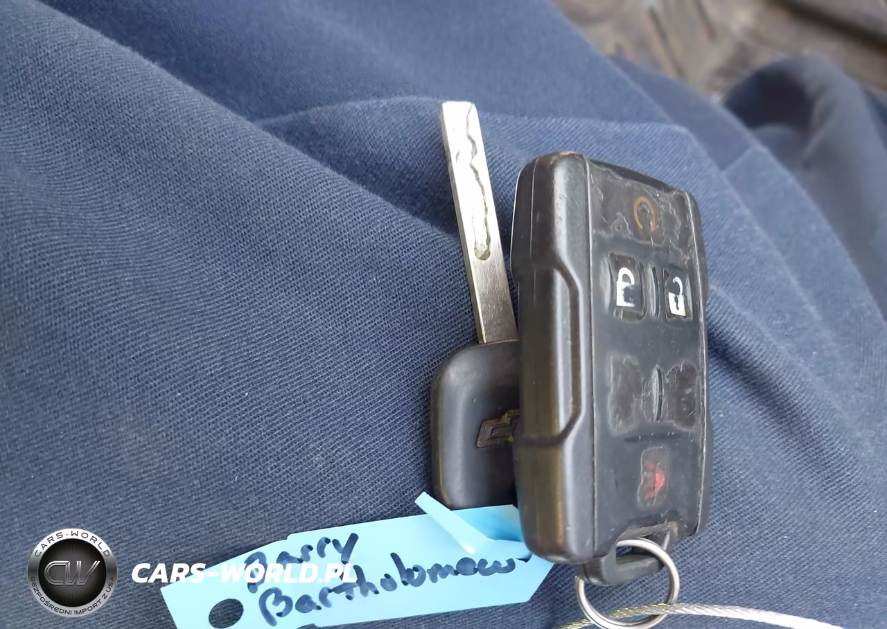 2018 Chevrolet Silverado 1500 2Lt VIN:3GCUKREC2JG330755 - 11
