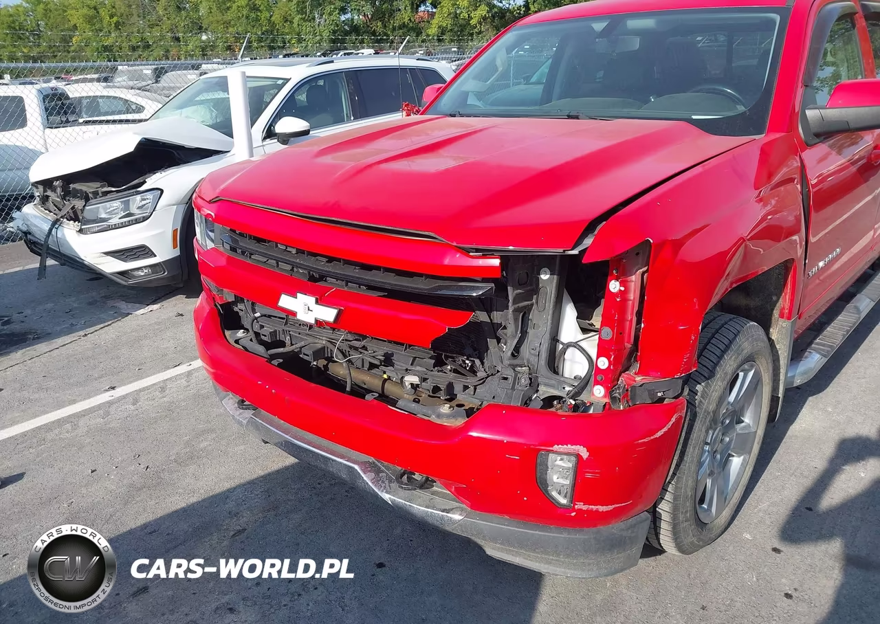 2018 Chevrolet Silverado 1500 2Lt VIN:3GCUKREC2JG330755 - 6