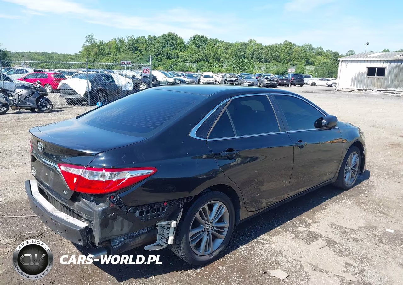 2015 Toyota Camry Se VIN:4T1BF1FK6FU108738 - 4