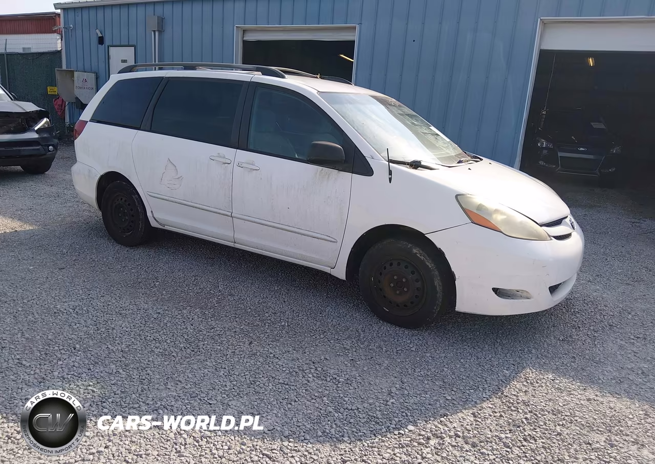 2005 Toyota Sienna Le – zdjęcie 1 z 11