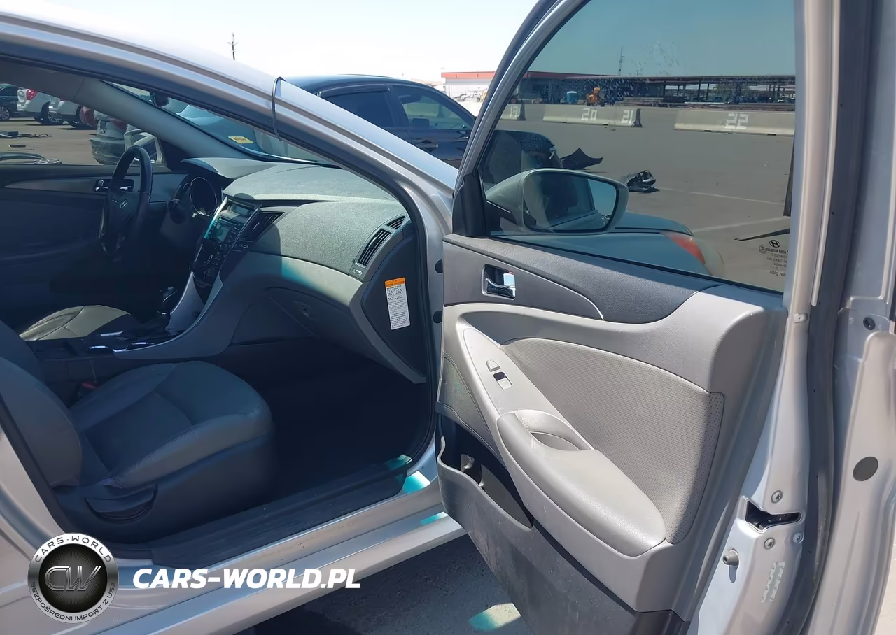 2012 Hyundai Sonata Hybrid VIN:KMHEC4A46CA047047 - 5