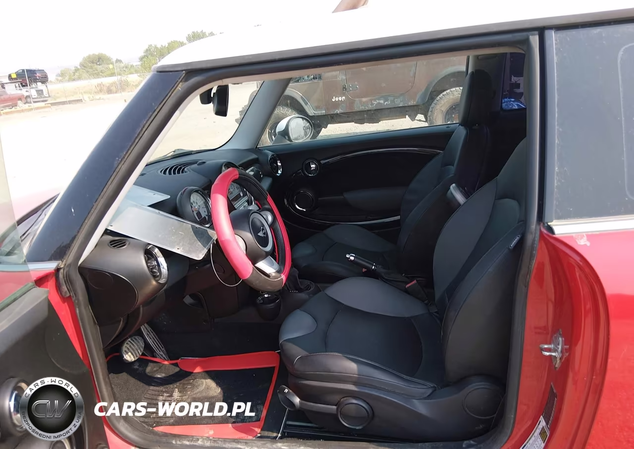 2007 Mini Cooper S VIN:WMWMF73537TV31327 - 5