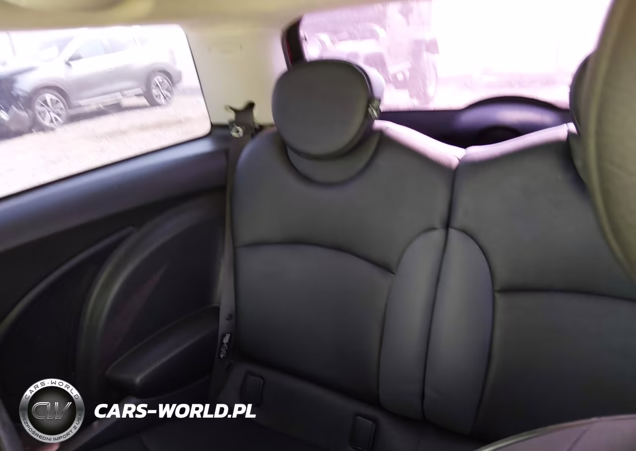 2007 Mini Cooper S VIN:WMWMF73537TV31327 - 8