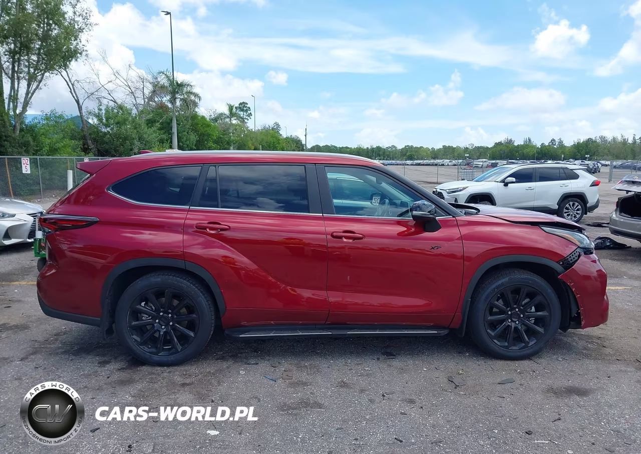 2025 Toyota Highlander Xle VIN:5TDKDRAH1SS554993 - 13