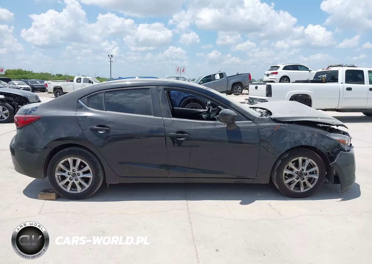2018 Mazda Mazda3 Sport VIN:3MZBN1U74JM228599 - 13