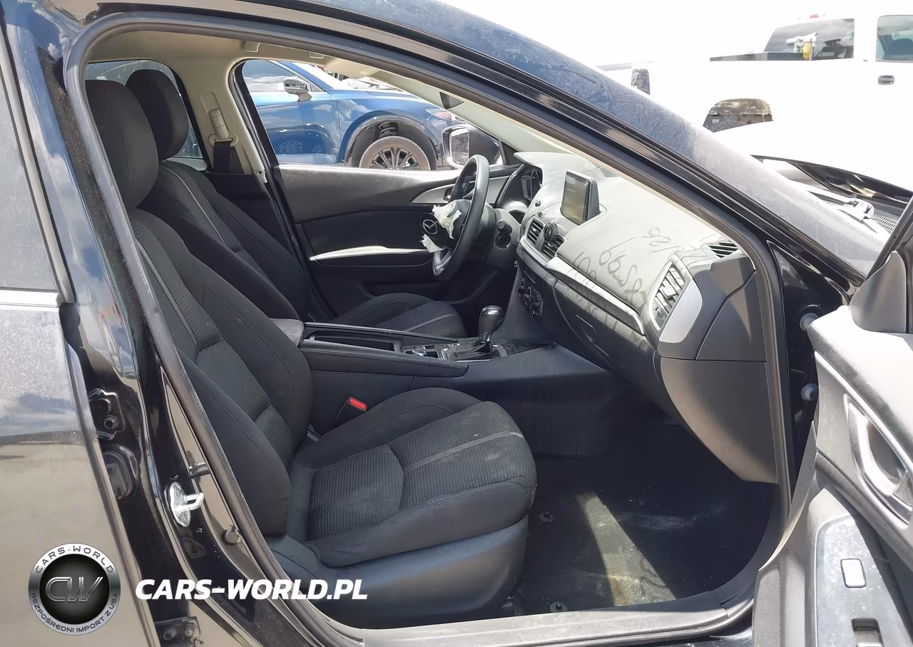 2018 Mazda Mazda3 Sport VIN:3MZBN1U74JM228599 - 5