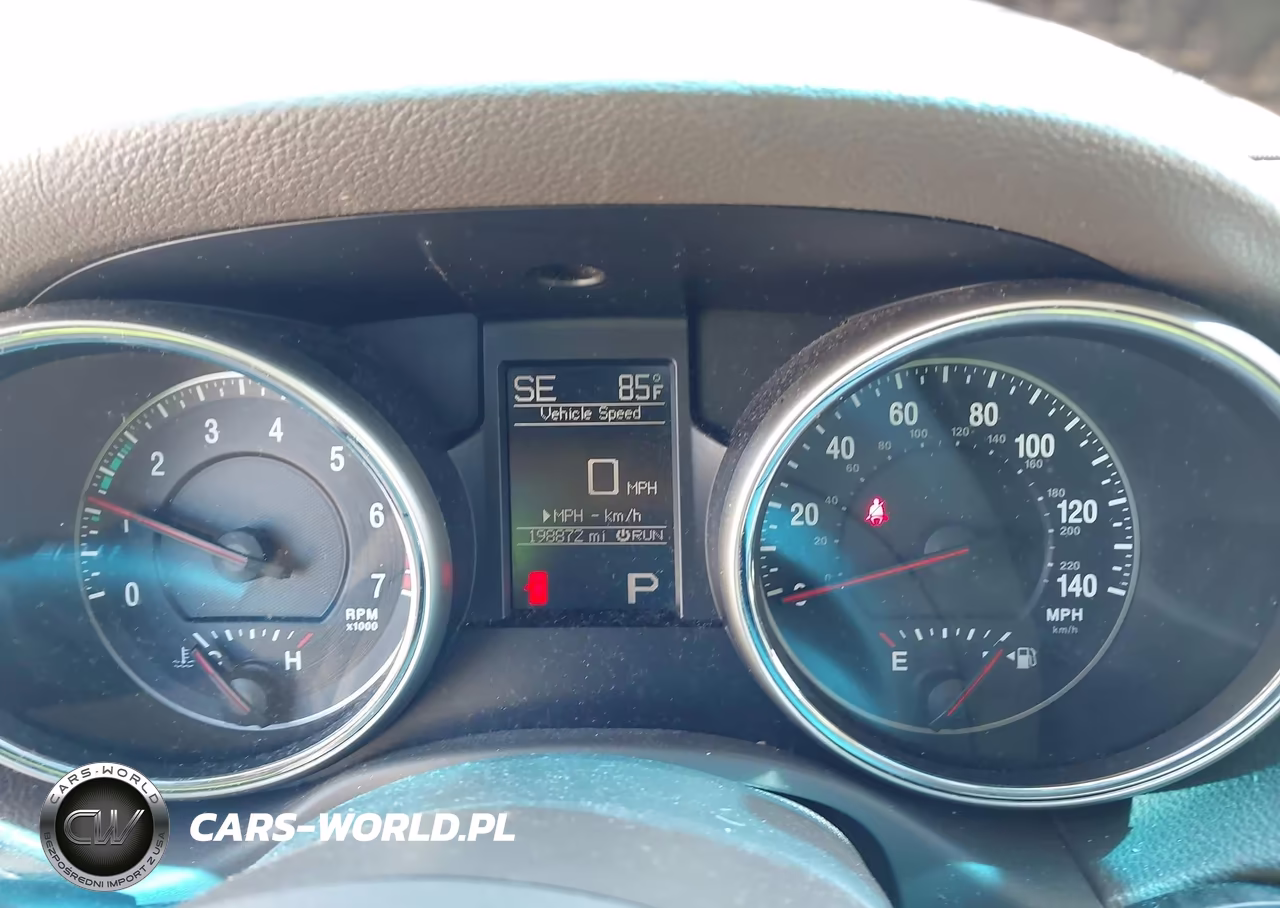 2011 Jeep Grand Cherokee Laredo VIN:1J4RS4GGXBC643771 - 7