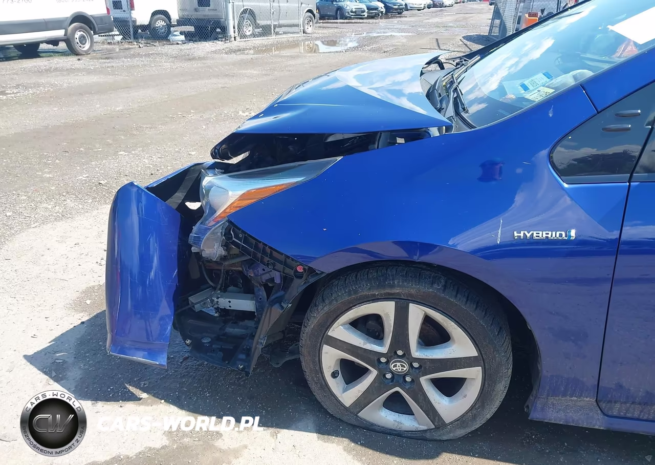 2017 Toyota Prius Three Touring VIN:JTDKARFU7H3528990 - 6