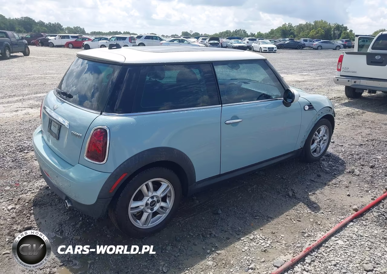 2011 Mini Cooper VIN:WMWSU3C58BT097842 - 4