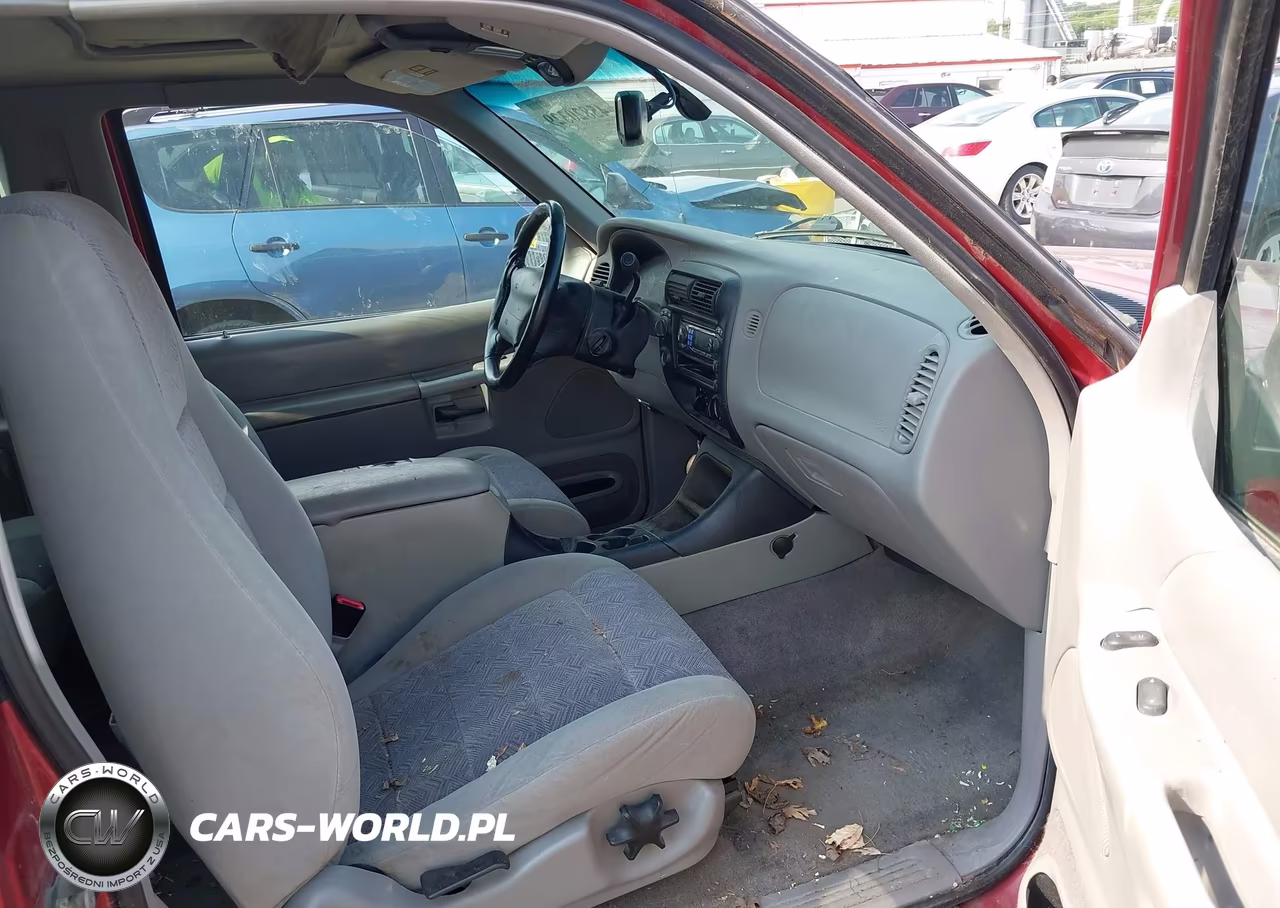 2000 Ford Explorer Sport VIN:1FMYU70E6YUA20734 - 5