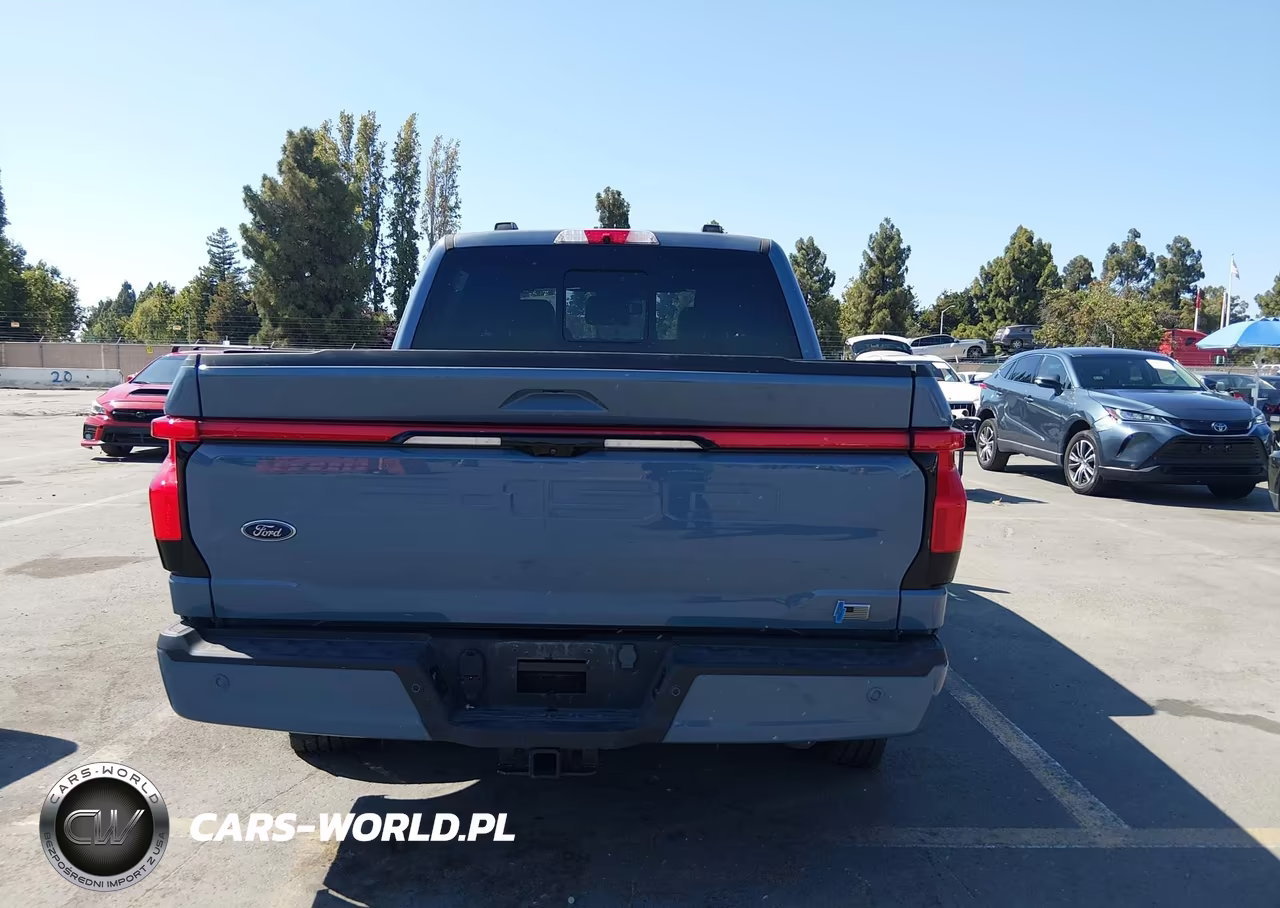 2023 Ford F-150 Lightning Lariat VIN:1FT6W1EV7PWG41608 - 16