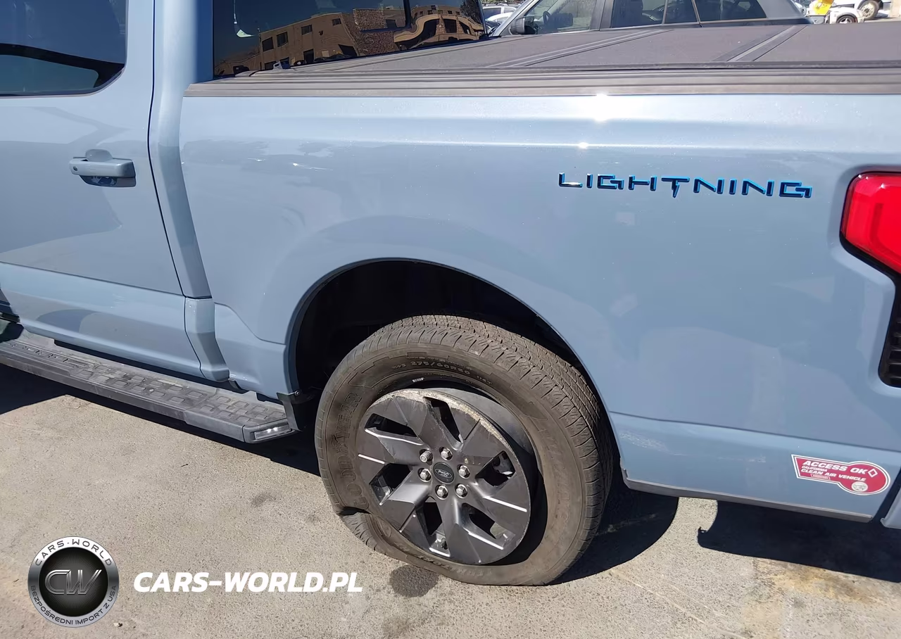 2023 Ford F-150 Lightning Lariat VIN:1FT6W1EV7PWG41608 - 19