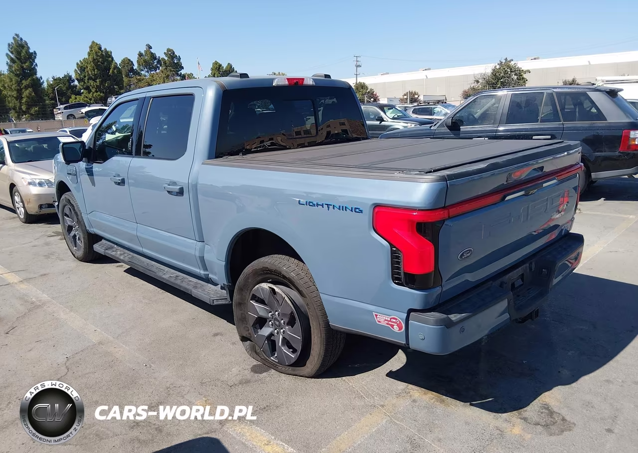 2023 Ford F-150 Lightning Lariat VIN:1FT6W1EV7PWG41608 - 3