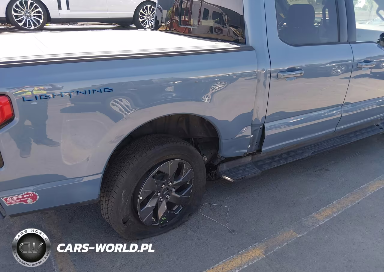 2023 Ford F-150 Lightning Lariat VIN:1FT6W1EV7PWG41608 - 6