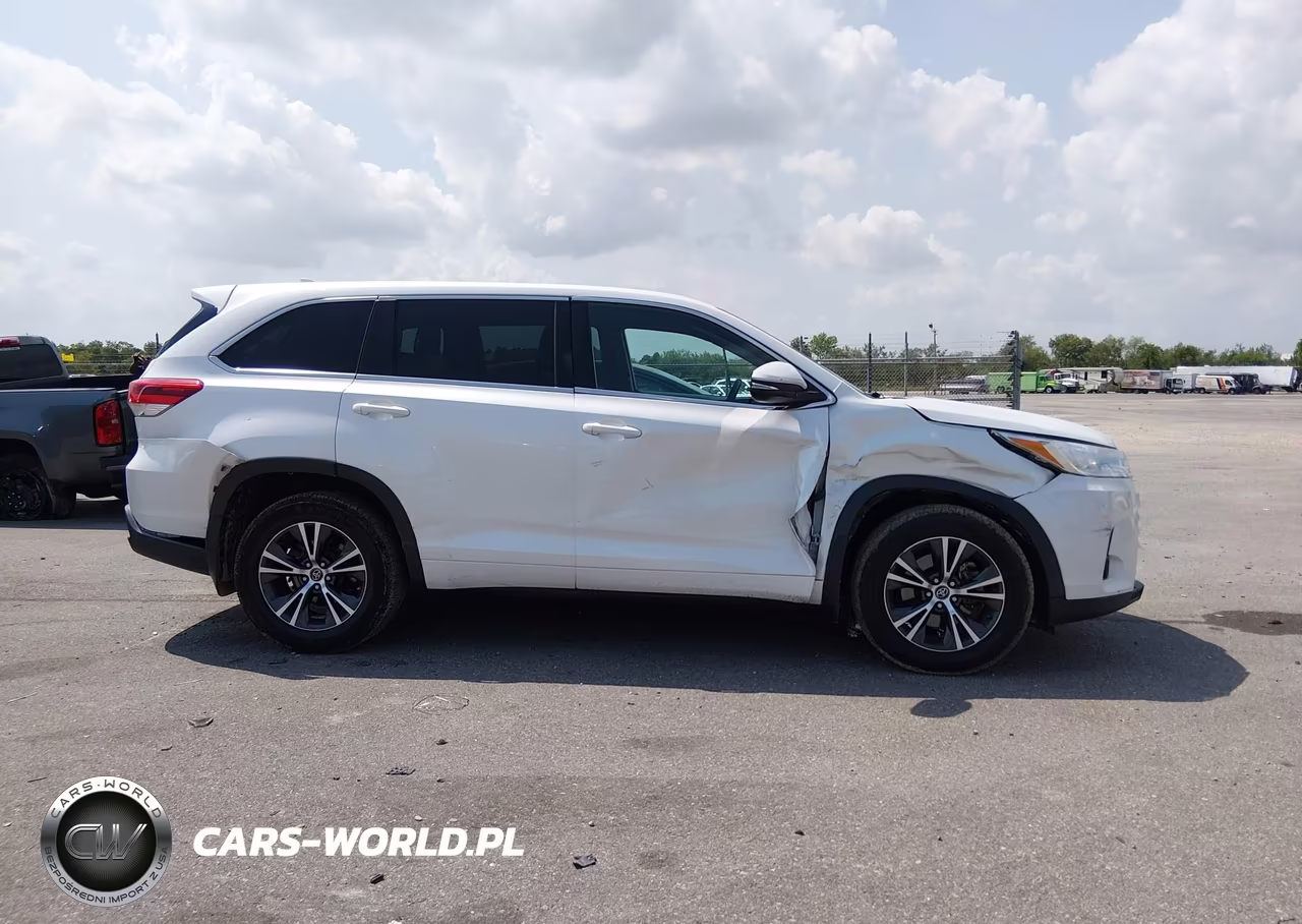 2017 Toyota Highlander Le Plus VIN:5TDZZRFH5HS199022 - 13