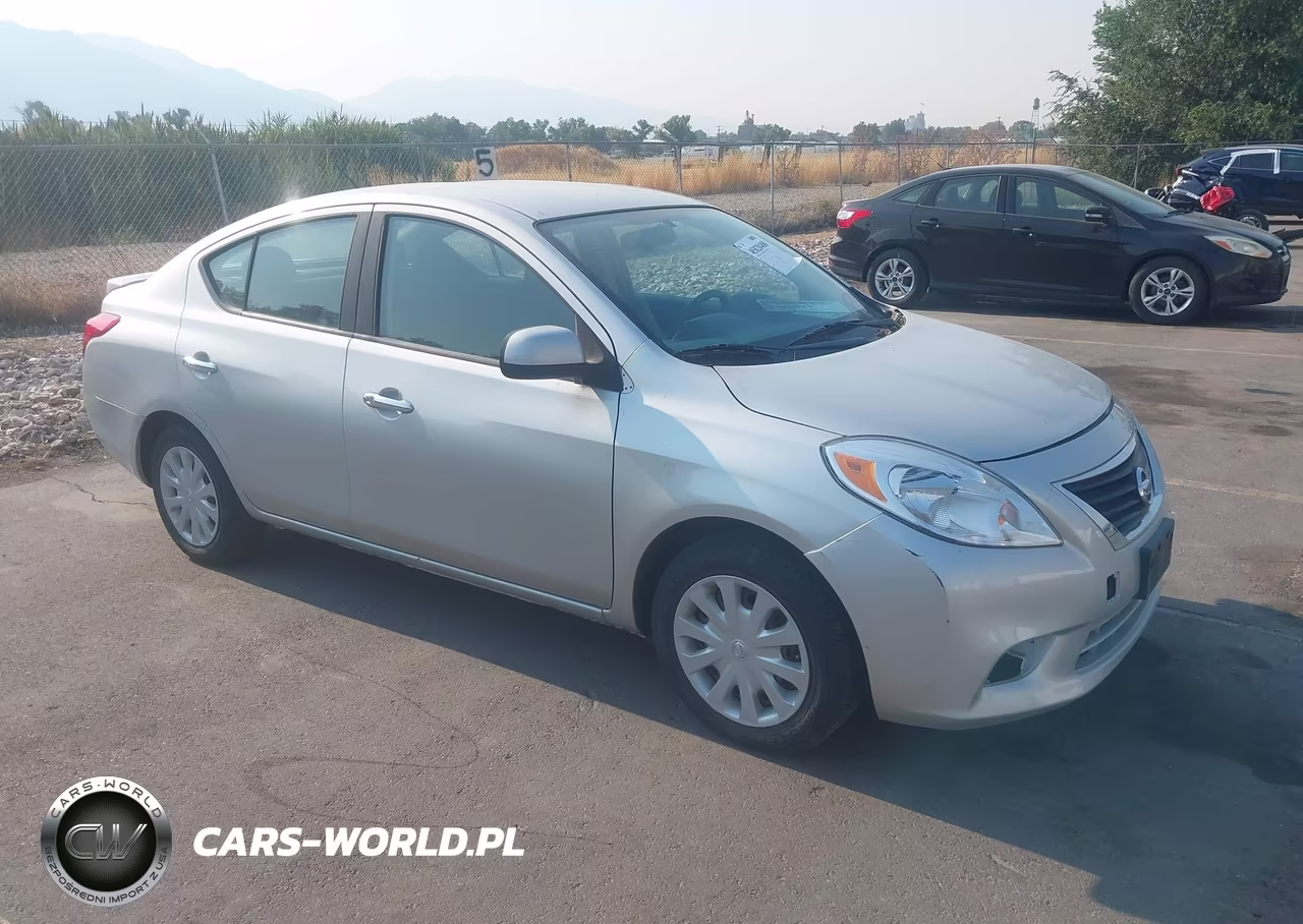 2013 Nissan Versa S-S Plus-Sv-Sl