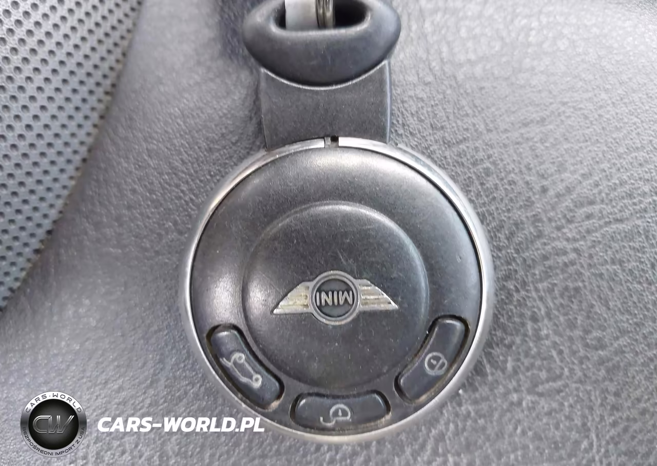 2010 Mini Cooper S VIN:WMWMF7C54ATX43130 - 11