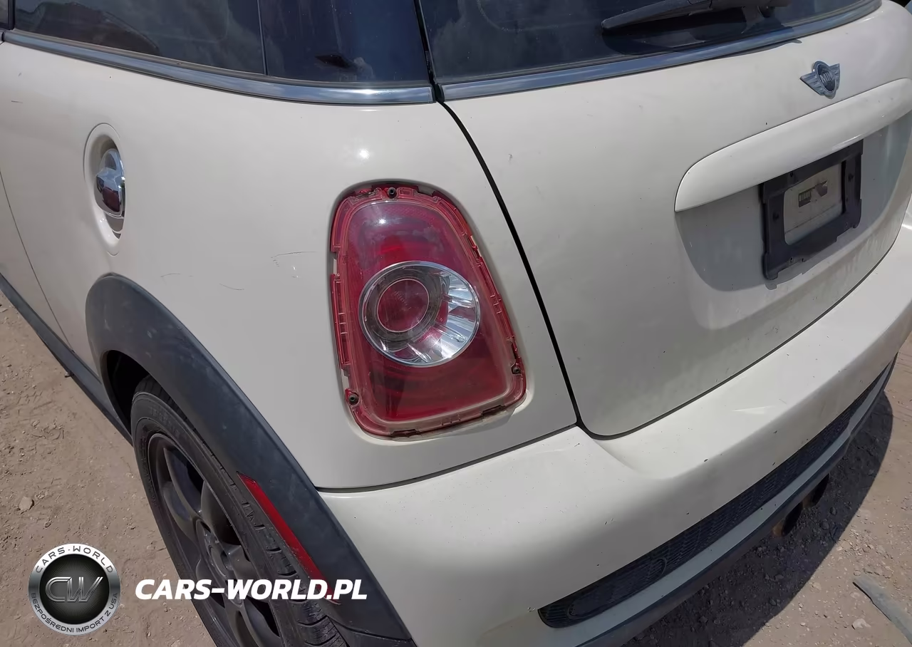 2010 Mini Cooper S VIN:WMWMF7C54ATX43130 - 13