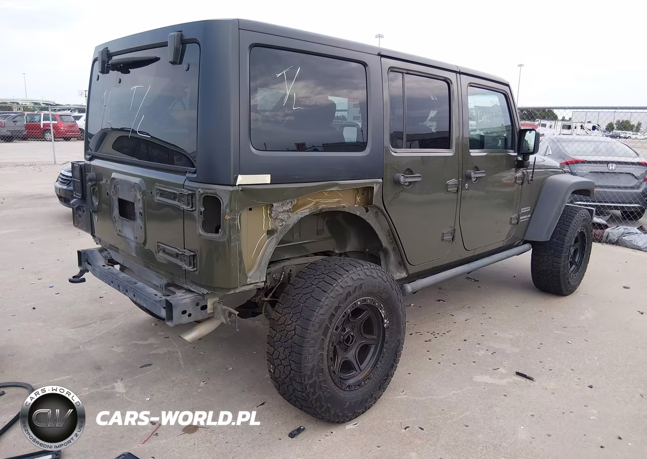 2015 Jeep Wrangler Unlimited Sport VIN:1C4BJWDG9FL676860 - 4