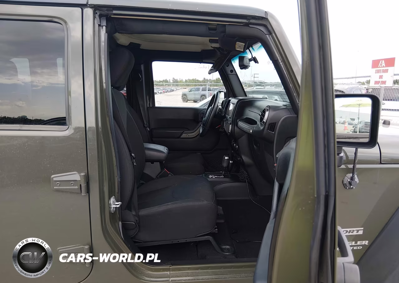 2015 Jeep Wrangler Unlimited Sport VIN:1C4BJWDG9FL676860 - 5