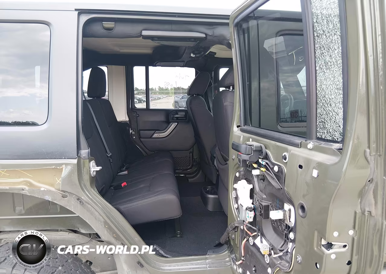 2015 Jeep Wrangler Unlimited Sport VIN:1C4BJWDG9FL676860 - 8