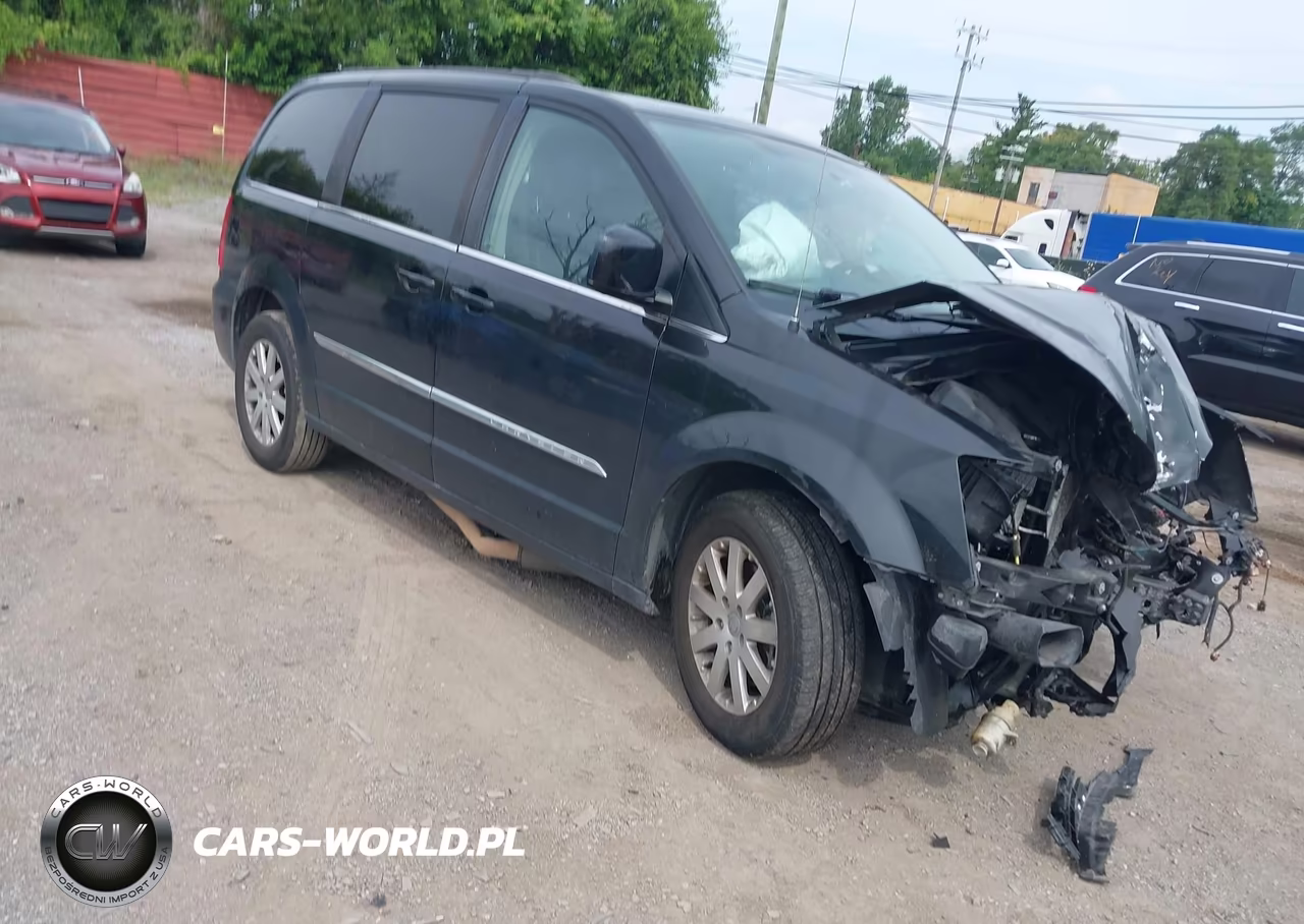 2015 Chrysler Town & Country Touring – zdjęcie 1 z 11