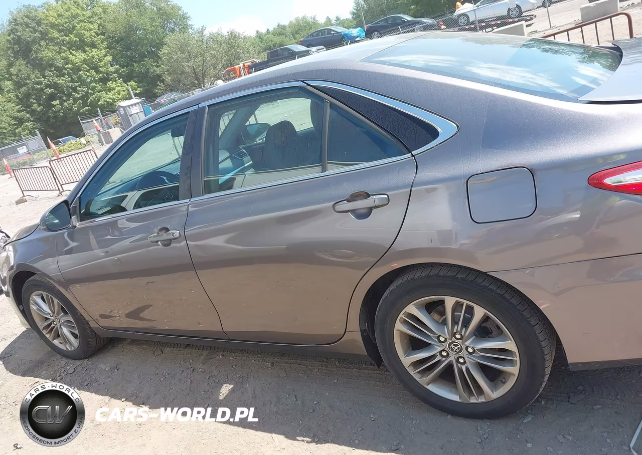 2015 Toyota Camry Se VIN:4T1BF1FK5FU065011 - 11