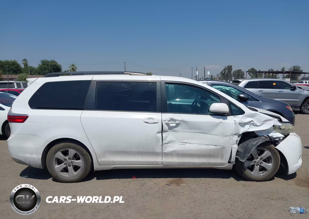 2015 Toyota Sienna Le 8 Passenger VIN:5TDKK3DC2FS571228 - 16