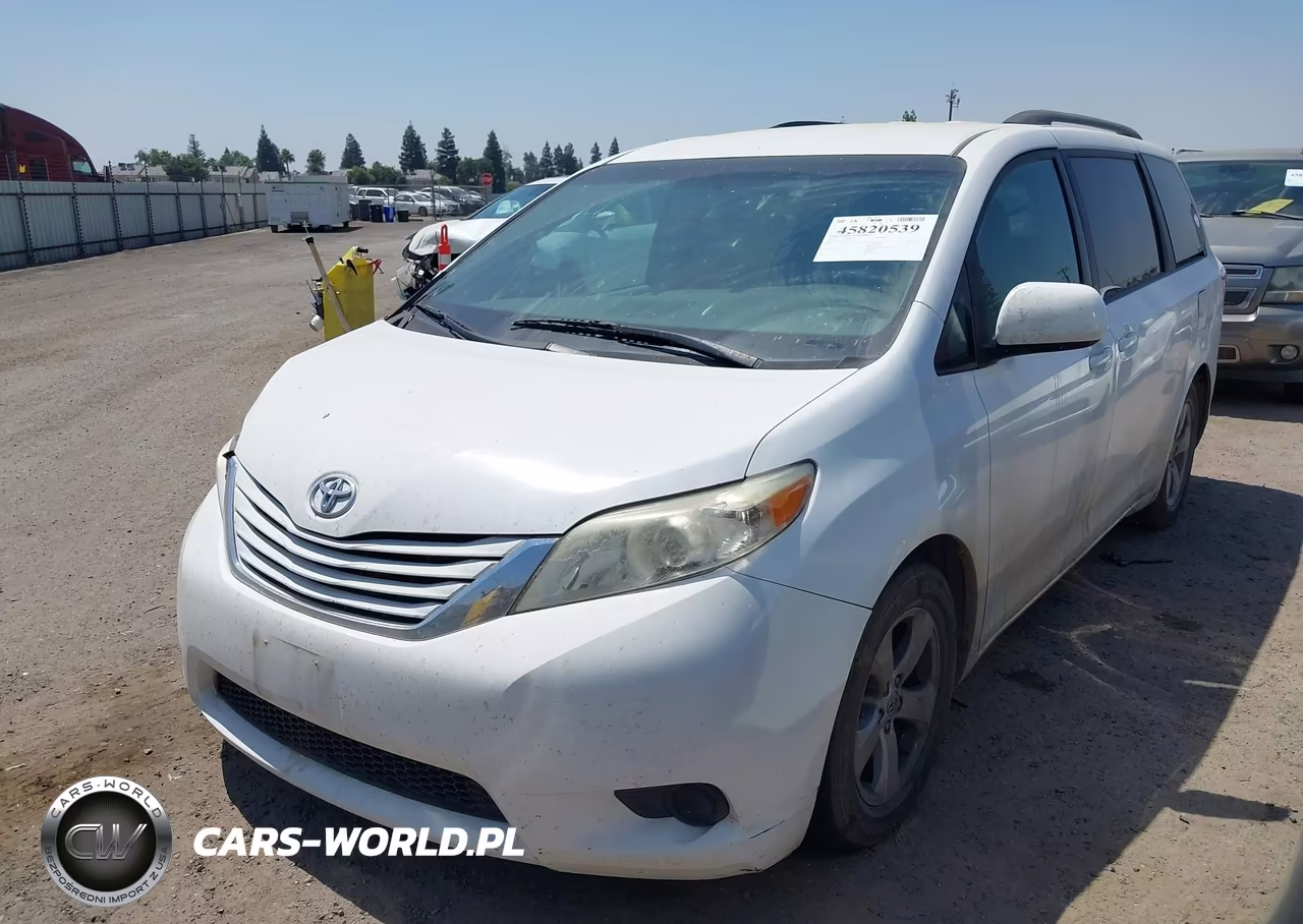 2015 Toyota Sienna Le 8 Passenger VIN:5TDKK3DC2FS571228 - 2