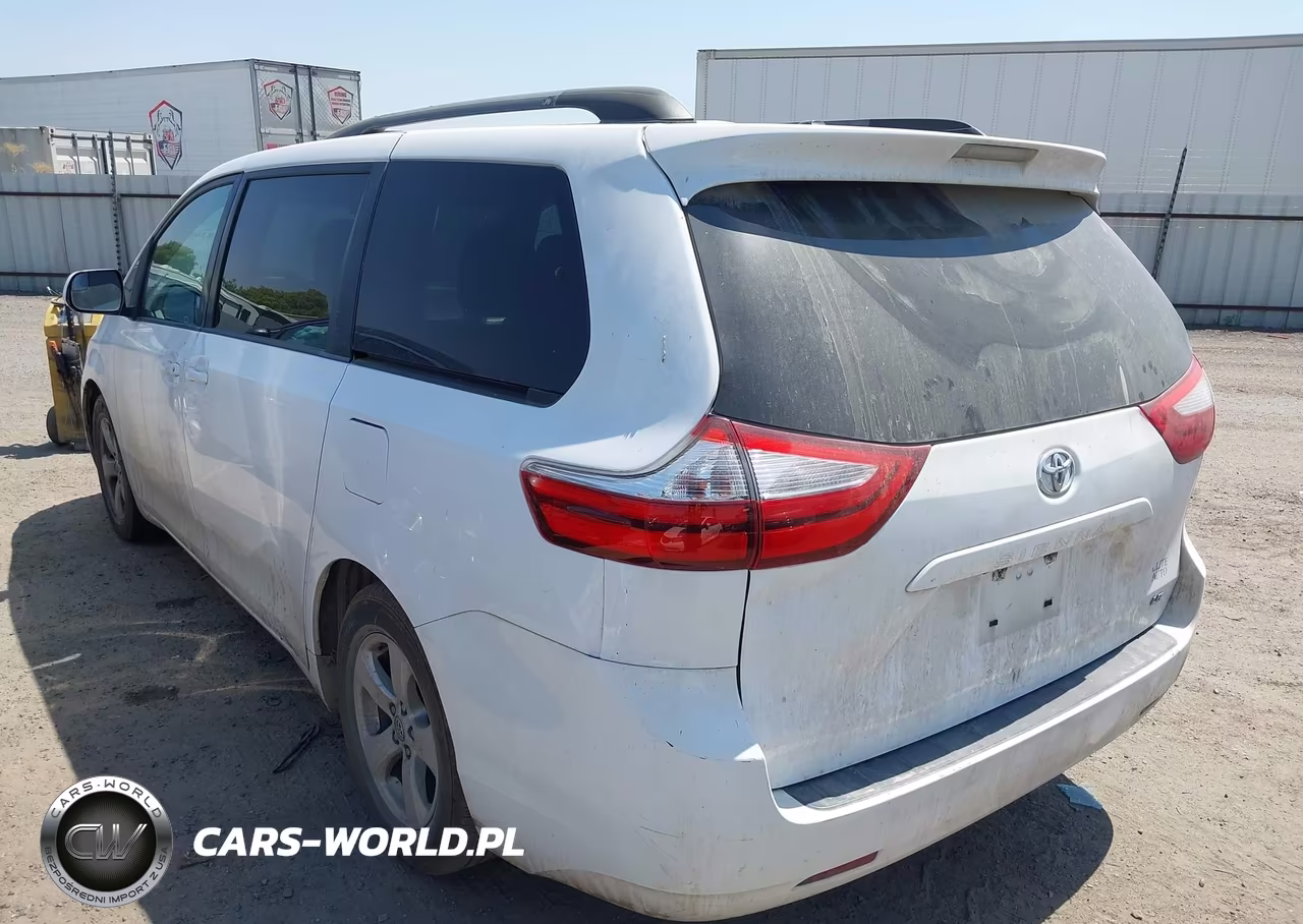 2015 Toyota Sienna Le 8 Passenger VIN:5TDKK3DC2FS571228 - 3