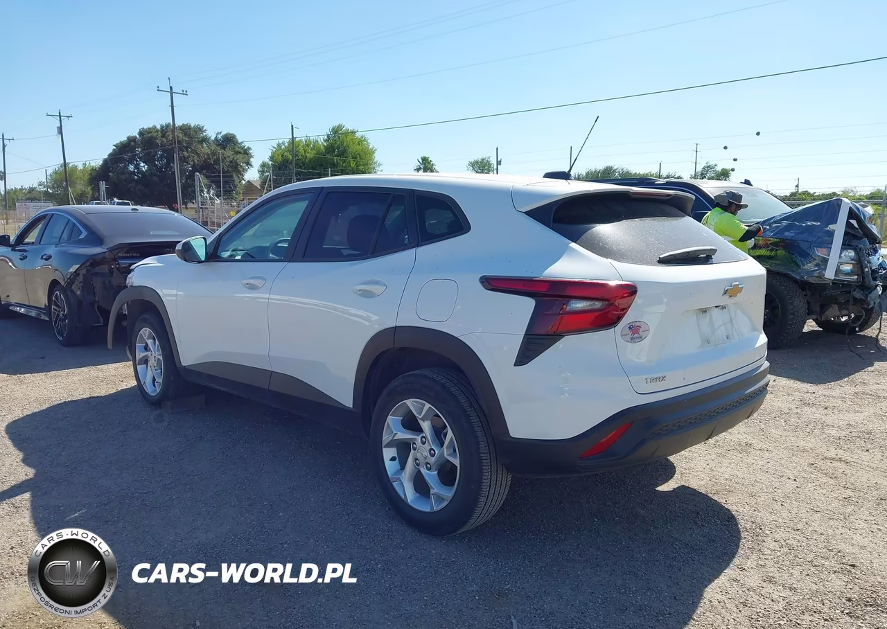 2025 Chevrolet Trax Fwd Ls VIN:KL77LFEP4SC107064 - 3