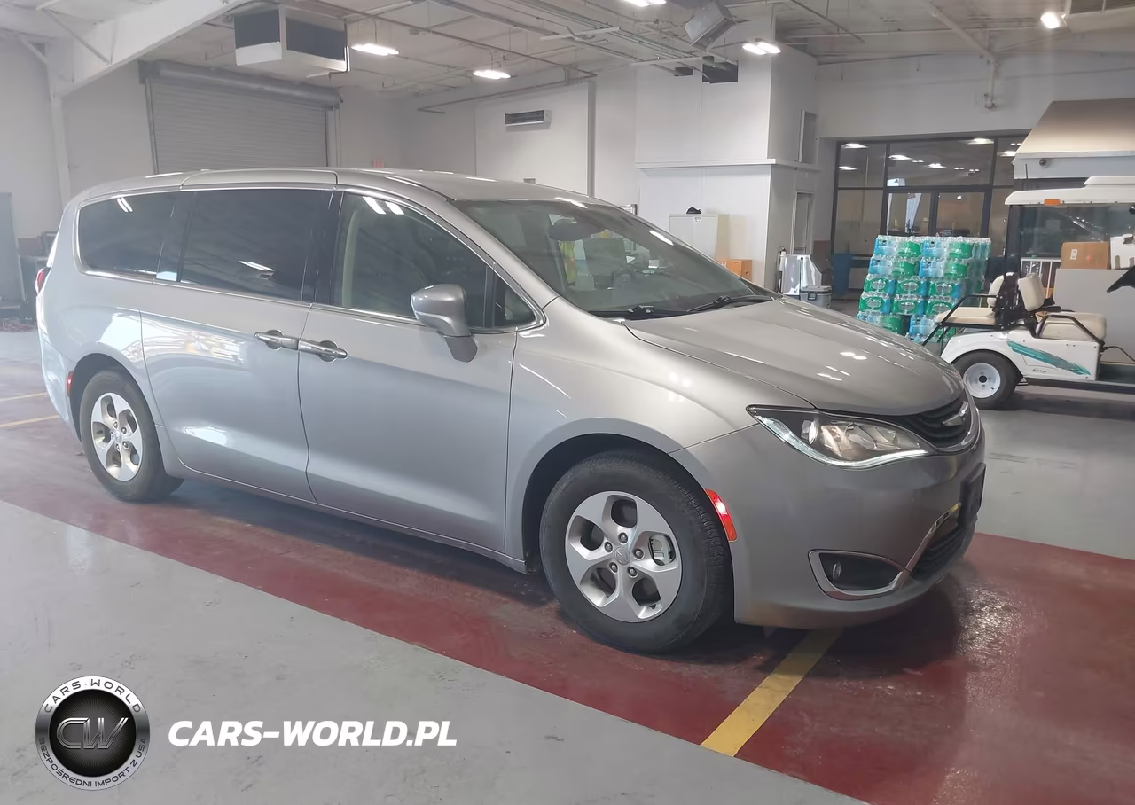 2017 Chrysler Pacifica Hybrid Touring Plus – zdjęcie 1 z 19