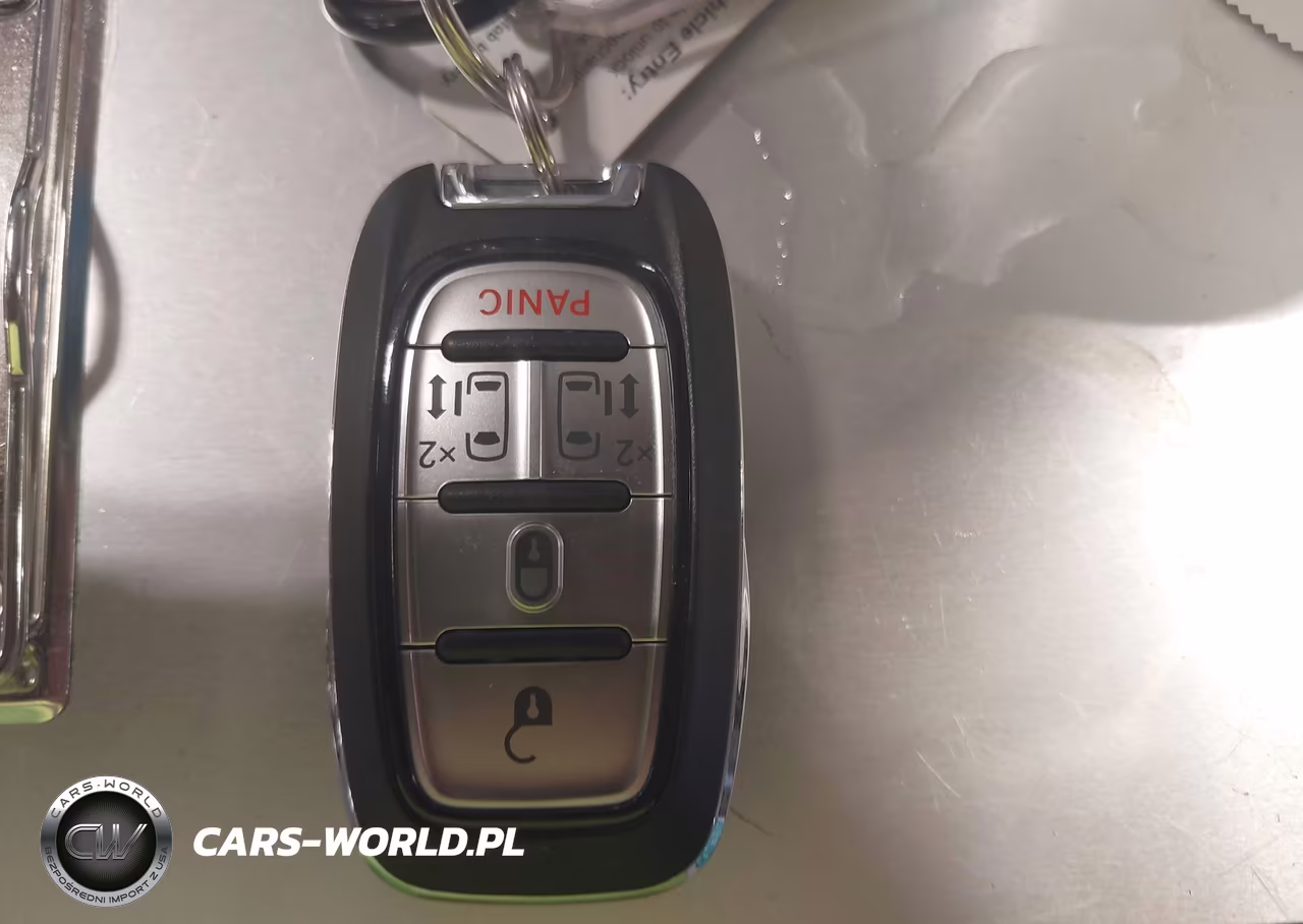 2017 Chrysler Pacifica Hybrid Touring Plus VIN:2C4RC1H76HR765091 - 11