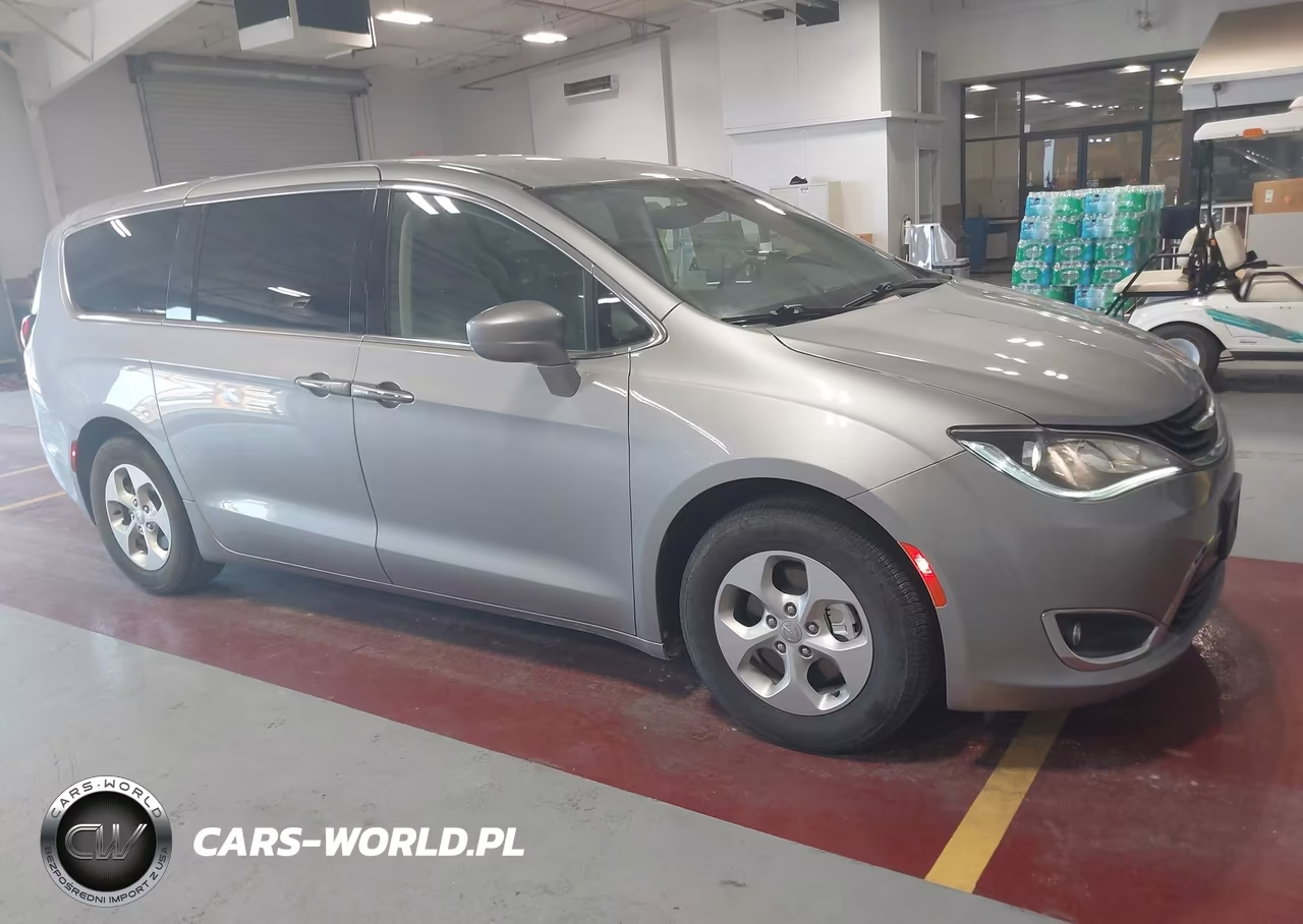 2017 Chrysler Pacifica Hybrid Touring Plus VIN:2C4RC1H76HR765091 - 13