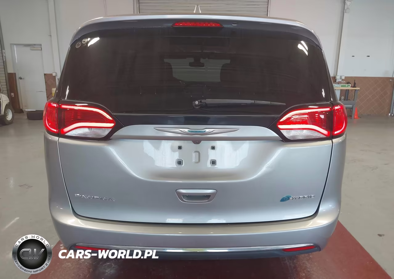 2017 Chrysler Pacifica Hybrid Touring Plus VIN:2C4RC1H76HR765091 - 14