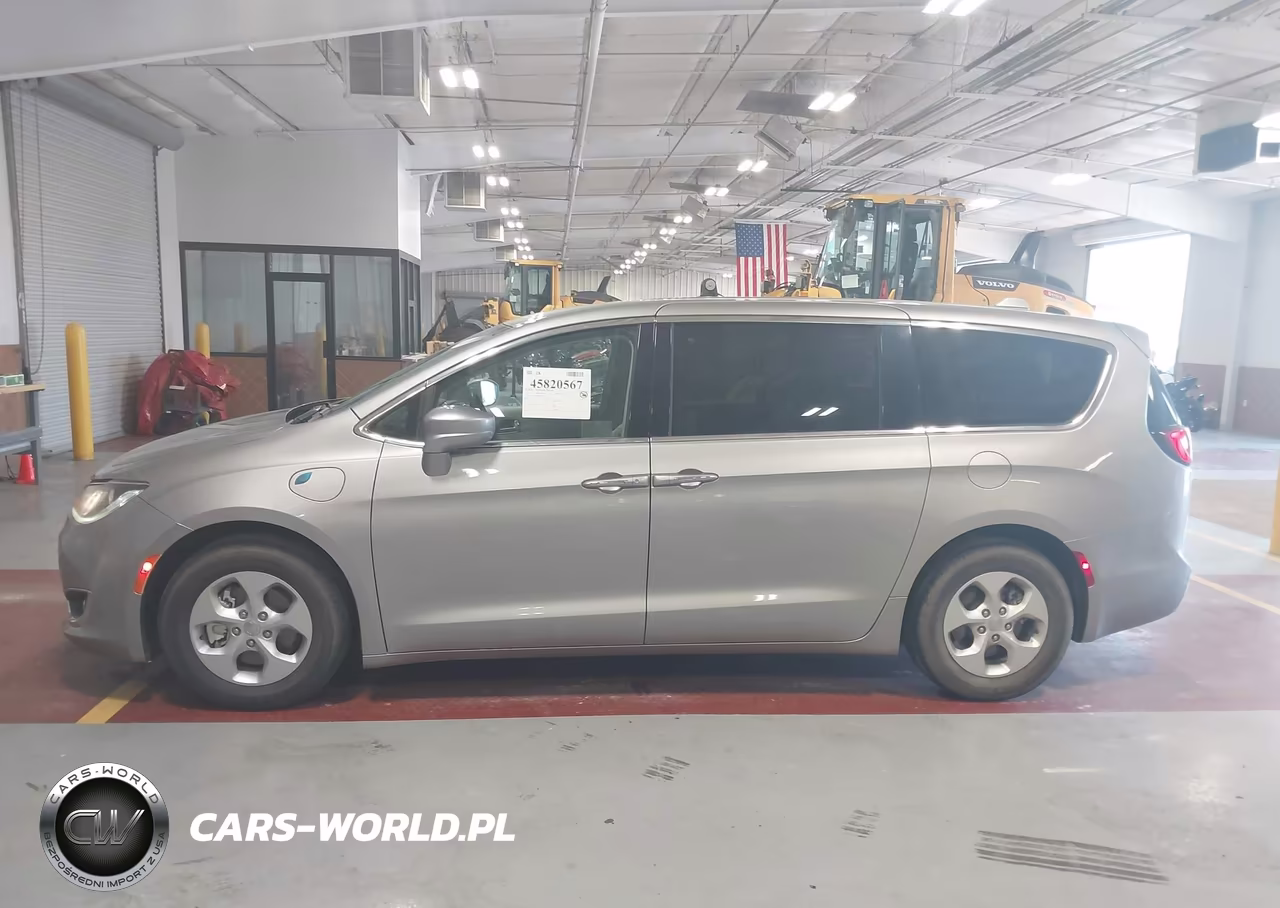 2017 Chrysler Pacifica Hybrid Touring Plus VIN:2C4RC1H76HR765091 - 17
