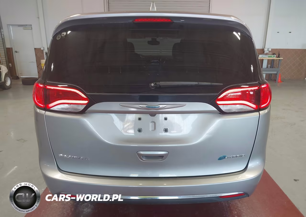 2017 Chrysler Pacifica Hybrid Touring Plus VIN:2C4RC1H76HR765091 - 19