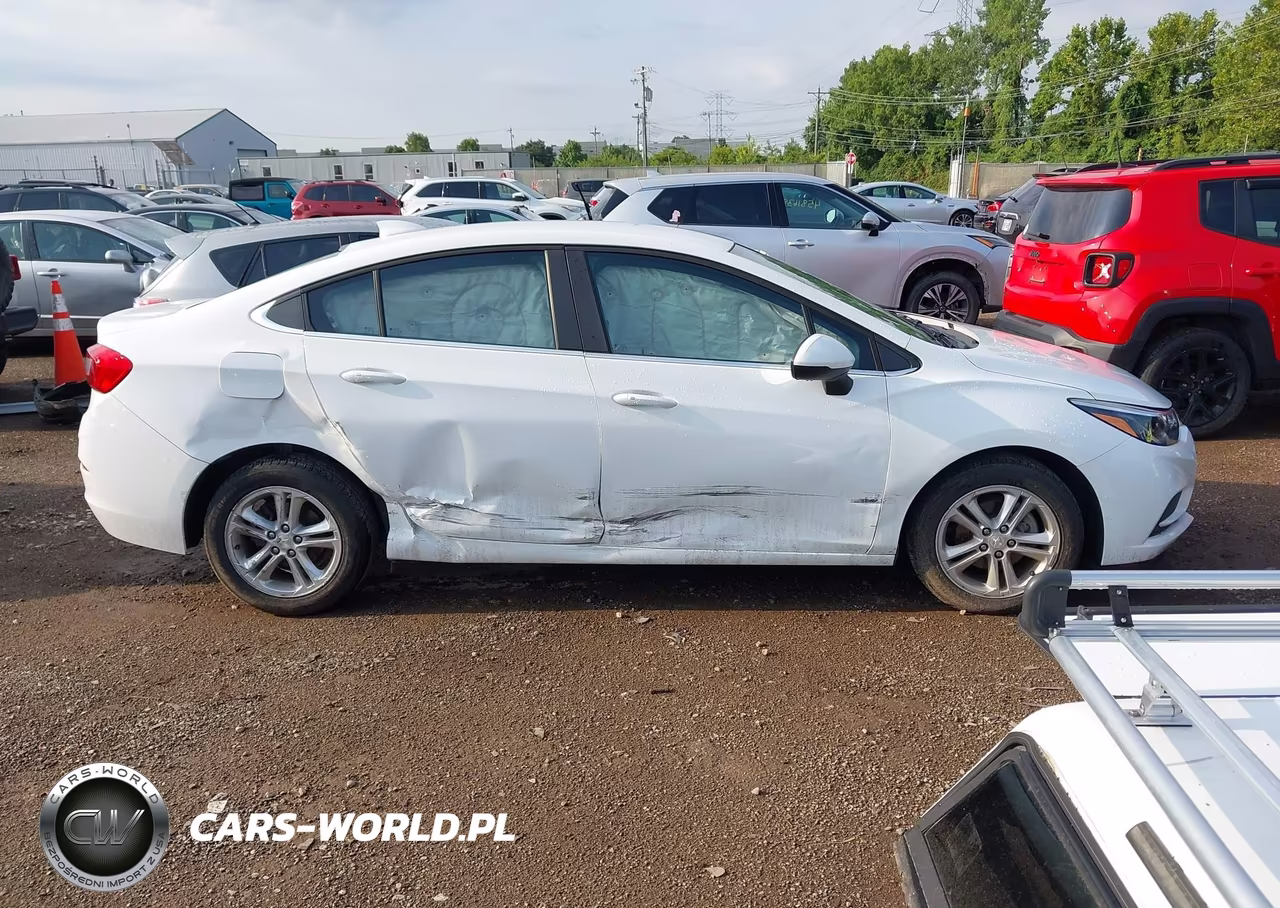 2018 Chevrolet Cruze Lt Auto VIN:1G1BE5SM3J7115670 - 13