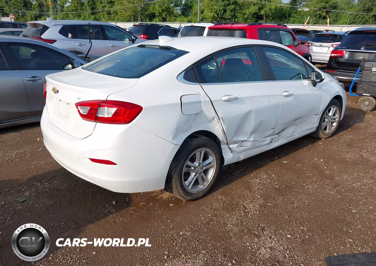 2018 Chevrolet Cruze Lt Auto VIN:1G1BE5SM3J7115670 - 4