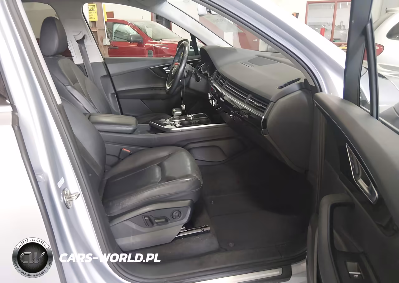 2017 Audi Q7 3.0T Premium VIN:WA1LAAF78HD001741 - 5