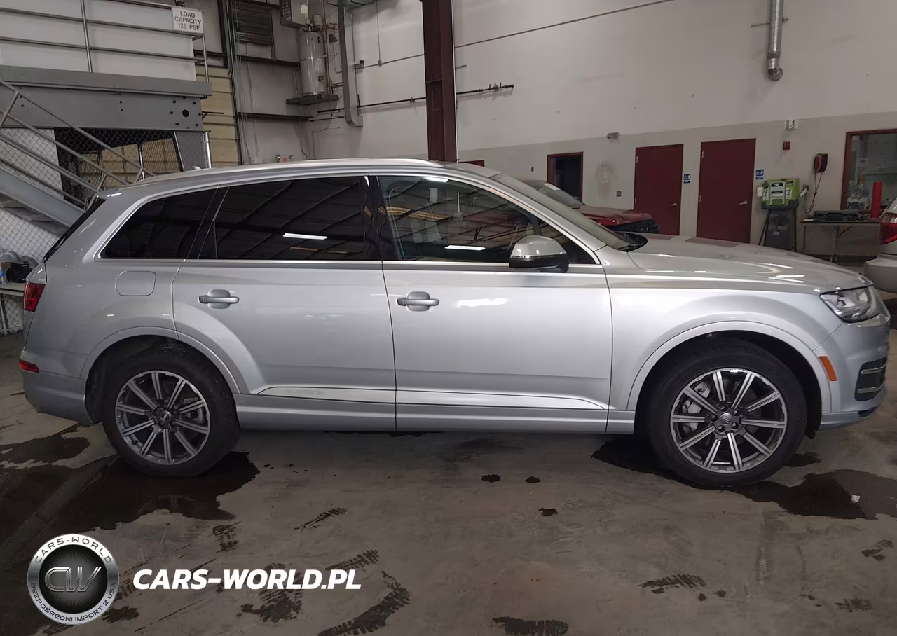 2017 Audi Q7 3.0T Premium VIN:WA1LAAF78HD001741 - 6