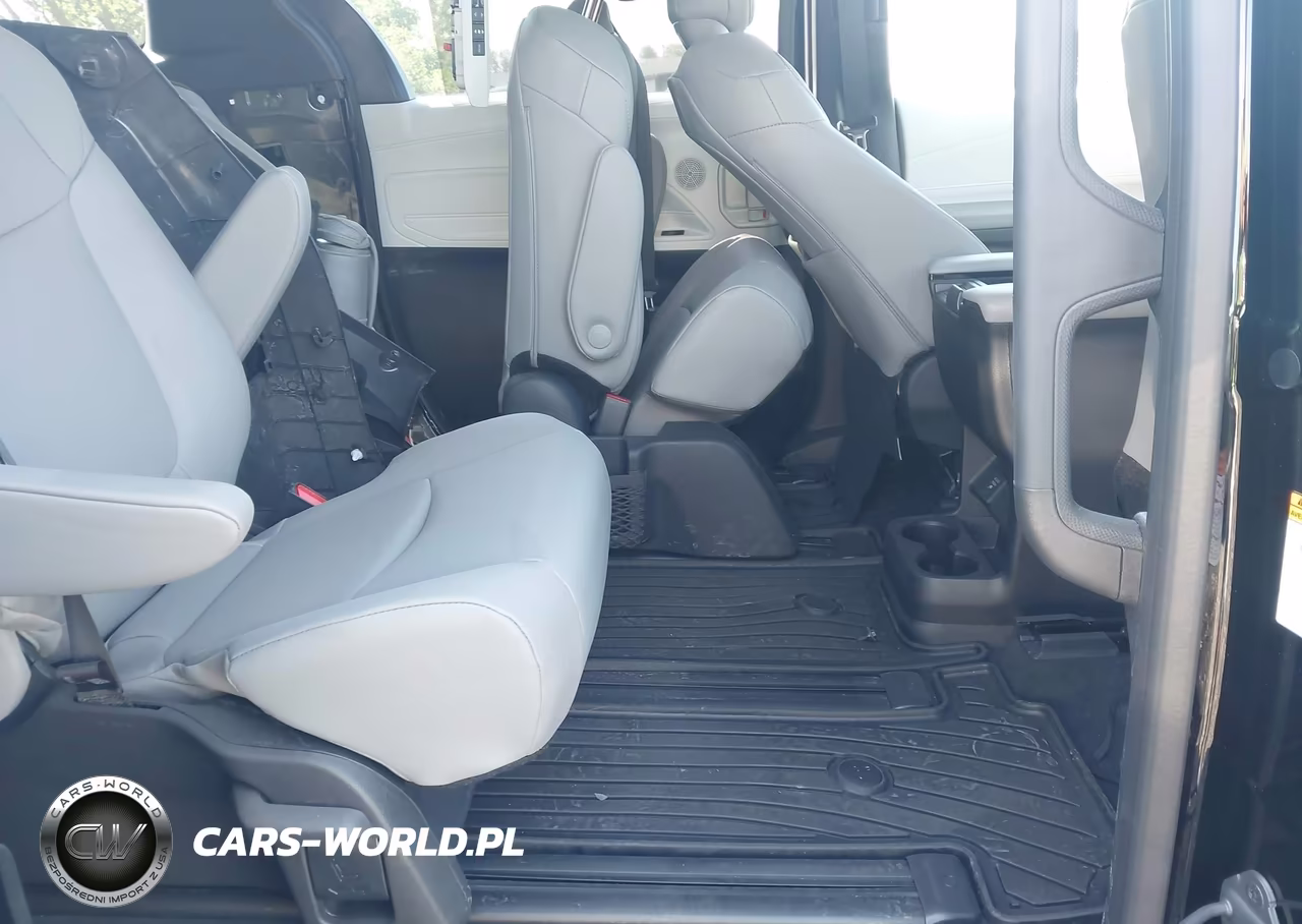 2026 Toyota Sienna Xle VIN:5TDYSKFC0TS247899 - 8