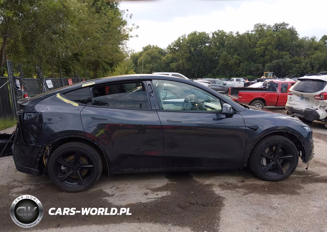 2026 Tesla Model Y All-Wheel Drive-Long Range Launch Series-Premium All-Wheel Drive VIN:7SAYGDEE5TF332972 - 13