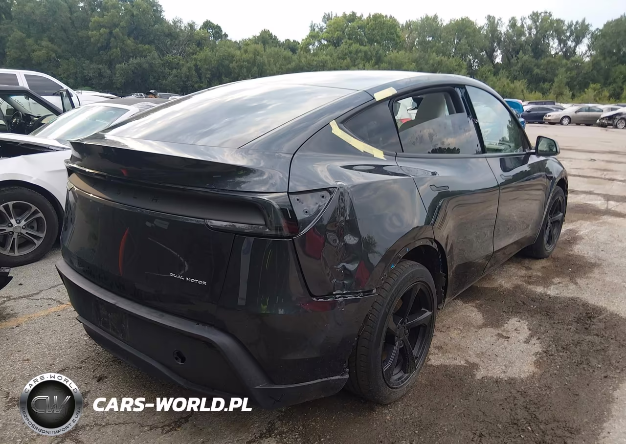 2026 Tesla Model Y All-Wheel Drive-Long Range Launch Series-Premium All-Wheel Drive VIN:7SAYGDEE5TF332972 - 4