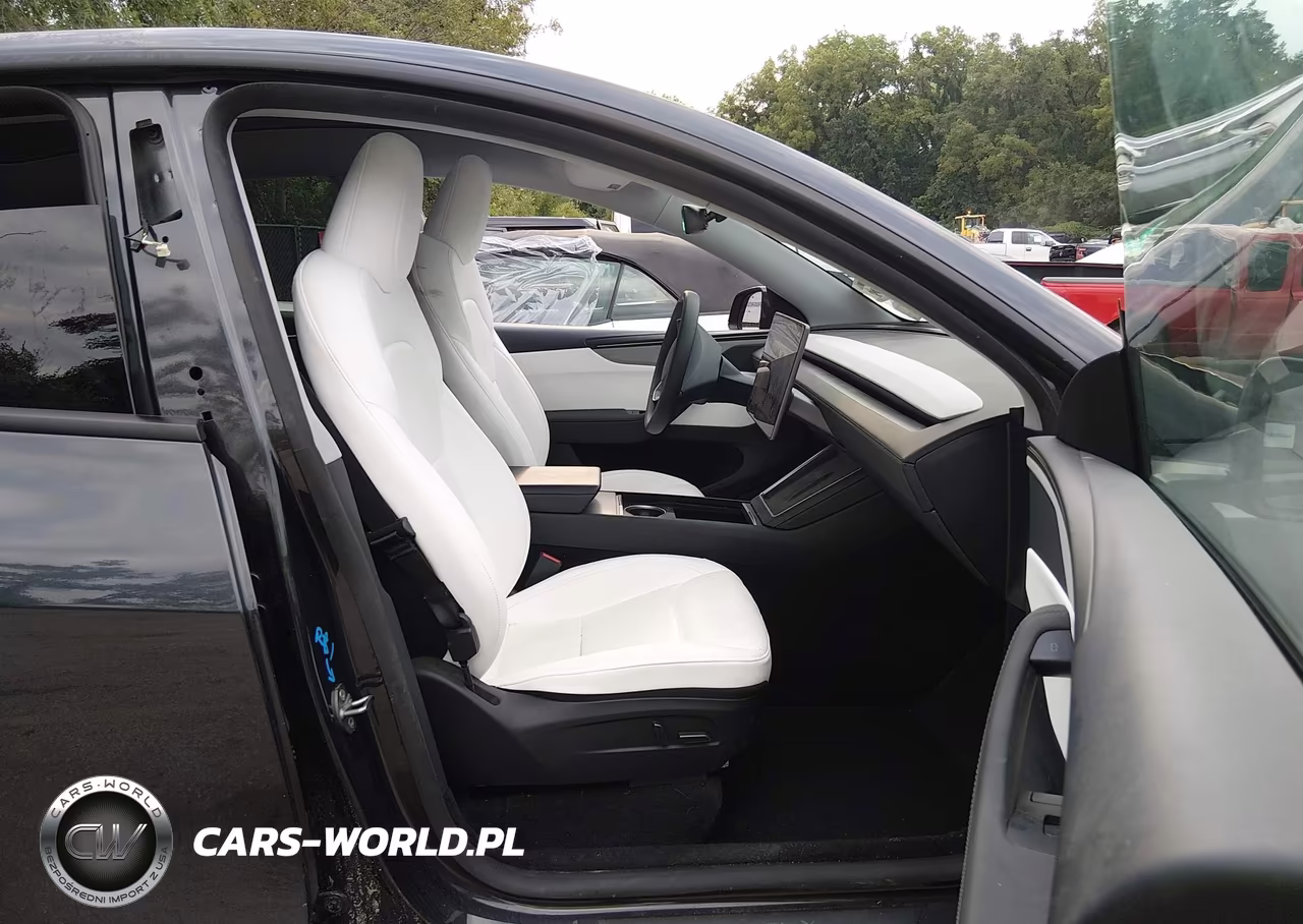 2026 Tesla Model Y All-Wheel Drive-Long Range Launch Series-Premium All-Wheel Drive VIN:7SAYGDEE5TF332972 - 5